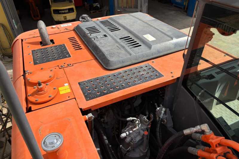 OmecoHub - Immagine HITACHI ZX210LCN-3